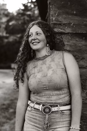 Amanda Linwood - Project Casting Gallery Image 8 Amanda Linwood - Gallery Image 8