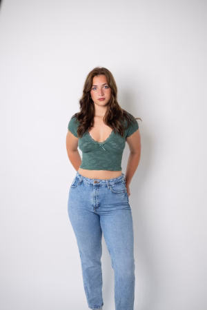 Ellie Thompson - Project Casting Gallery Image 3 Ellie Thompson - Gallery Image 3