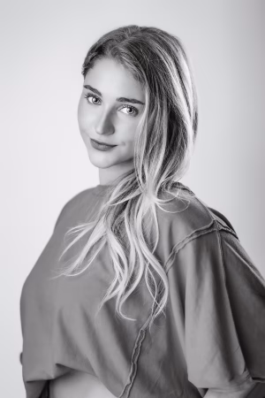 Olivia Gentile - Project Casting Gallery Image 2 Olivia Gentile - Gallery Image 2