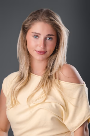 Olivia Gentile - Project Casting Gallery Image 3 Olivia Gentile - Gallery Image 3