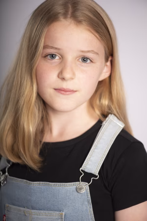 Charlotte Fryer - Project Casting Gallery Image 12 Charlotte Fryer - Gallery Image 12