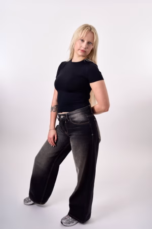 Danielle Preston - Project Casting Gallery Image 4 Danielle Preston - Gallery Image 4