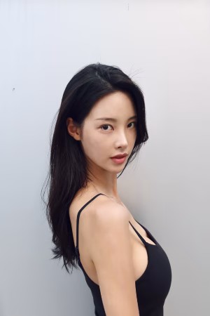 Vechelle Choi - Gallery Image 1