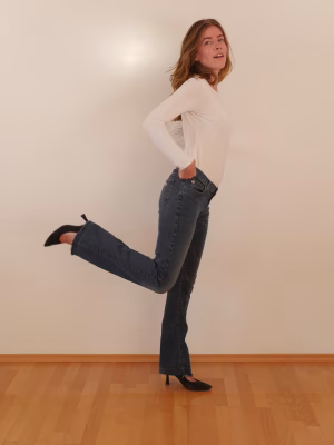 Madeleine Alt - Project Casting Gallery Image 10 Madeleine Alt - Gallery Image 10