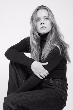 Nina Isafold - Project Casting Gallery Image 5 Nina Isafold - Gallery Image 5