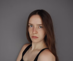 Emily Briggs - Project Casting Gallery Image 10 Emily Briggs - Gallery Image 10