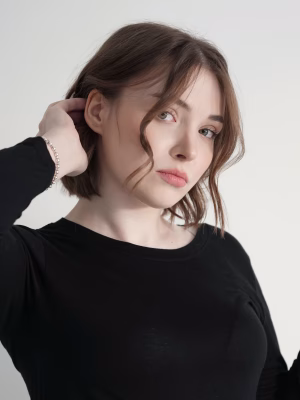 Elle Rosendeld - Project Casting Gallery Image 9 Elle Rosendeld - Gallery Image 9