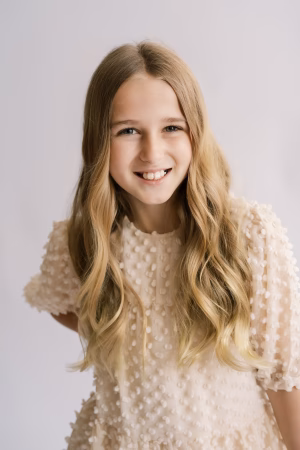 Maela Mengel - Project Casting Gallery Image 8 Maela Mengel - Gallery Image 8
