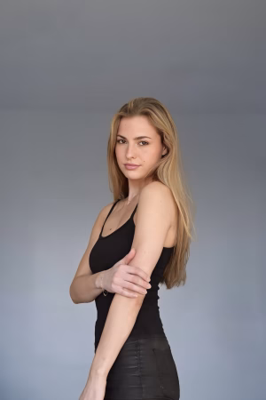 Emily Naylor - Gallery Image 1