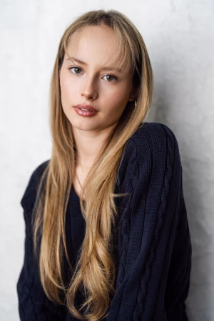 Zoë Wojnicki - Project Casting Gallery Image 6 Zoë Wojnicki - Gallery Image 6