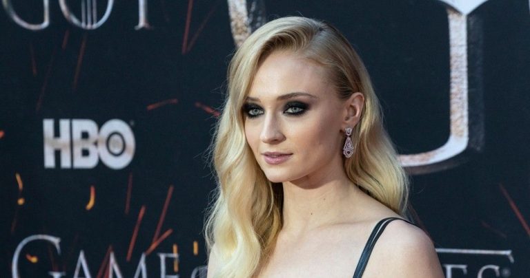 ‘Game of Thrones’ Sophie Turner Reveals Social Media was a “Catalyst” To Her Depression