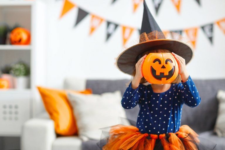 Los Angeles Casting Call for Kid and Teen Actors with Halloween Costumes