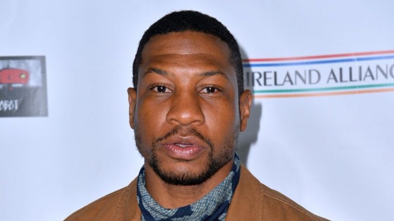 Jonathan Majors’ Astonishing Transformation: An Unforgettable Feat in ‘Magazine Dreams’