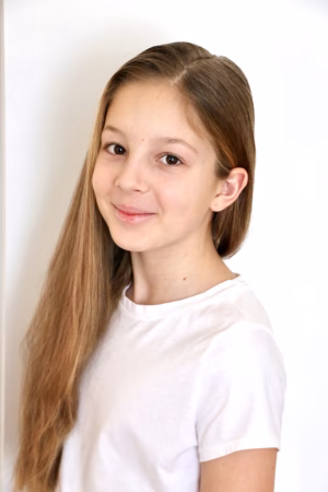 Melanie Mykytiuk - Gallery Image 2