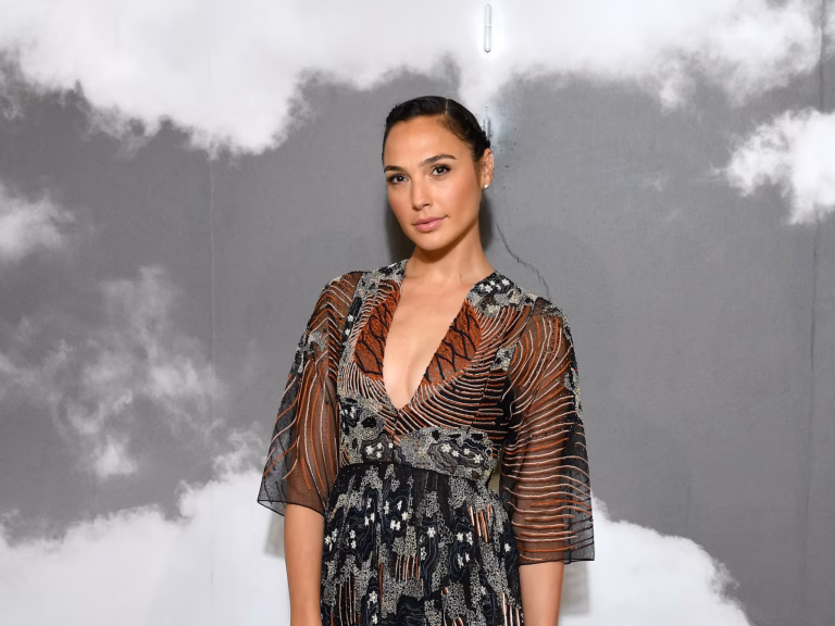 Gal Gadot Embraces Her Dark Side as the Evil Queen in ‘Snow White’