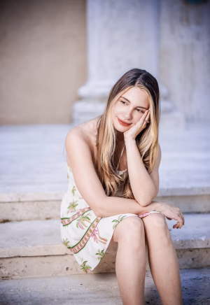 Julia Menning - Gallery Image 9