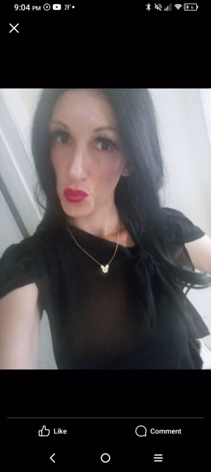 Sarah Hunt - Gallery Image 28