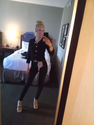 Sarah Hunt - Gallery Image 20