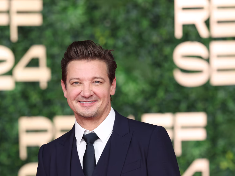 Jeremy Renner Rejects Disney’s “Insulting” Offer for Hawkeye Season 2
