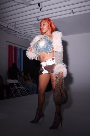 Dee Foxx - Gallery Image 5