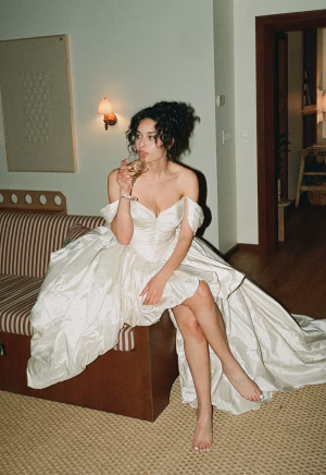 Liz Lanza - Gallery Image 2