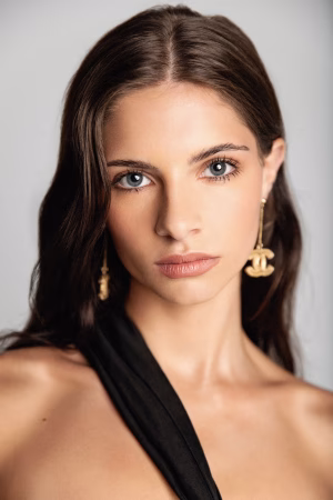 Nicolette Robertson - Gallery Image 2