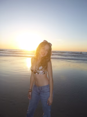 Isabella Ojeda - Gallery Image 1