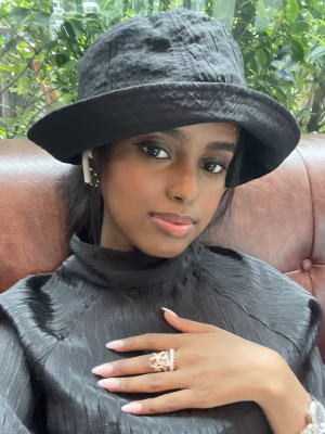Najma Cabdinur - Gallery Image 1