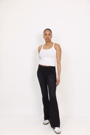 Dominique Yvonne Clayton - Gallery Image 7