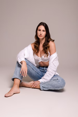 Junia  Krauspenhar - Gallery Image 8