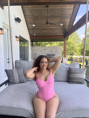 Deija Holmes - Gallery Image 4