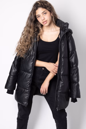 Leoneli Muñoz - Gallery Image 1