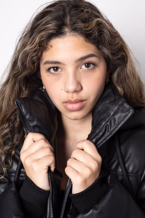 Leoneli Muñoz - Gallery Image 6