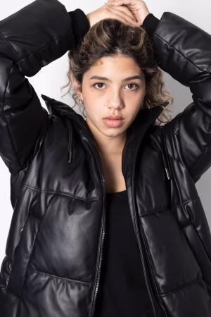 Leoneli Muñoz - Gallery Image 5