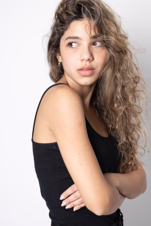 Leoneli Muñoz - Gallery Image 2