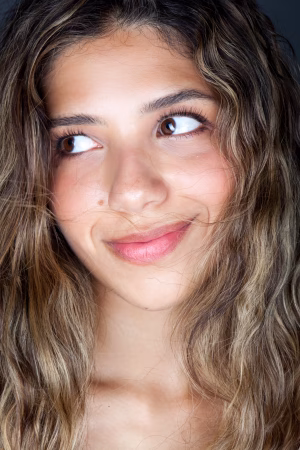 Leoneli Muñoz - Gallery Image 13