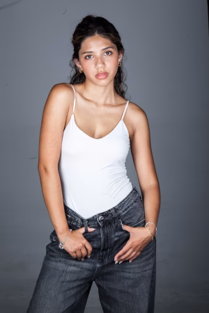 Leoneli Muñoz - Gallery Image 12
