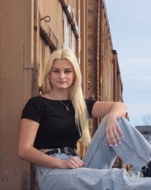 Ella Hartman - Gallery Image 7