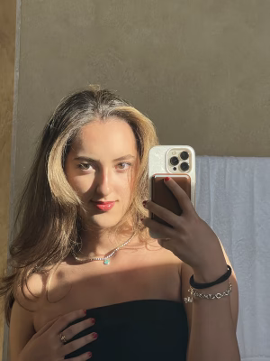 Nadia Sadati - Gallery Image 2