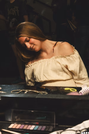 Isabella Schmitz - Gallery Image 1