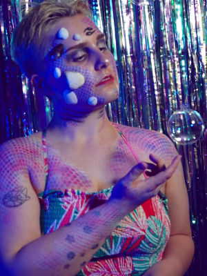 Zoë Blake - Gallery Image 1