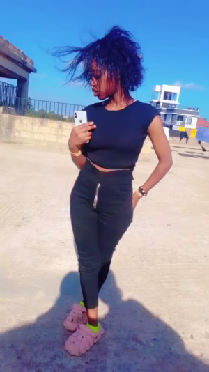 Baibe  Ivy - Gallery Image 3