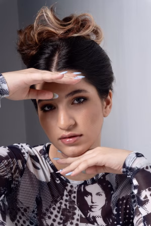 Mobina Hozhabri - Gallery Image 3