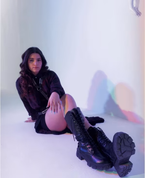 Mobina Hozhabri - Gallery Image 6