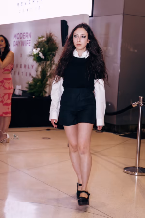 Taylor  Ariel - Gallery Image 6