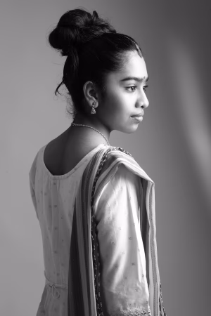 Aashikaa Shathesh Khanna - Gallery Image 4