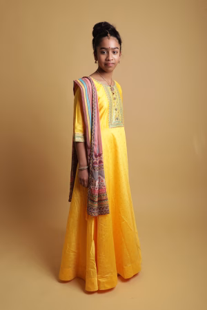 Aashikaa Shathesh Khanna - Gallery Image 5