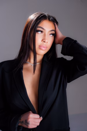 Adelaine  Barisow - Gallery Image 2
