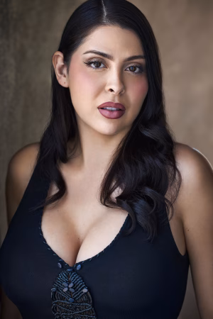 Divina Casas - Gallery Image 3