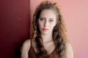 Andréa  Deronzier - Gallery Image 4